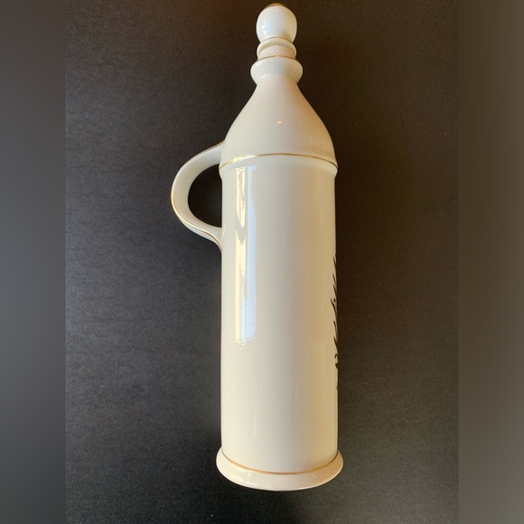 Decorative BRANDY BOTTLE decanter. - Picture 5 of 8